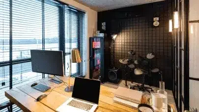 Music Studio 5,000-1