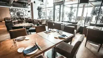 Restaurant 3,500-2