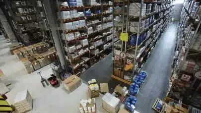 Warehouse and Office​ 190,000-2